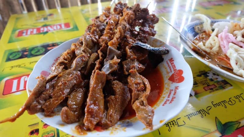 sate blengong pak kasturi rajak