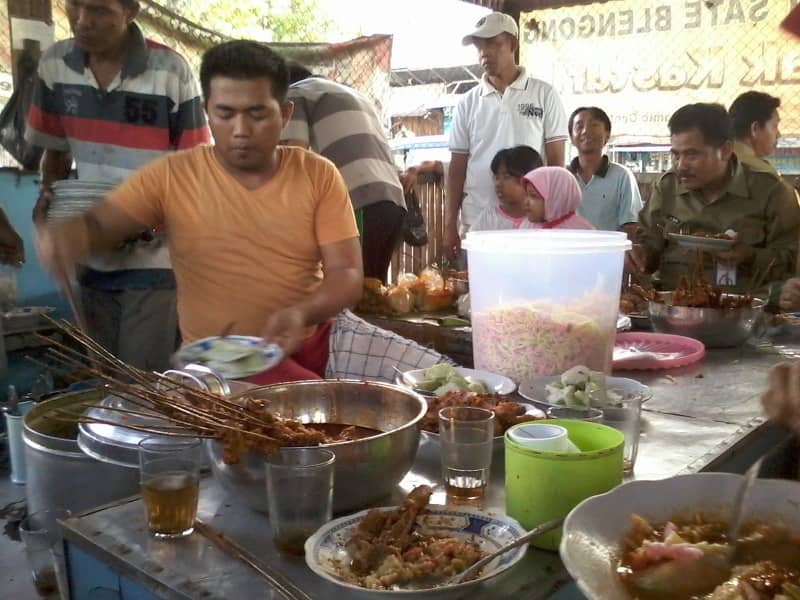sate blengong pak kasturi rajak