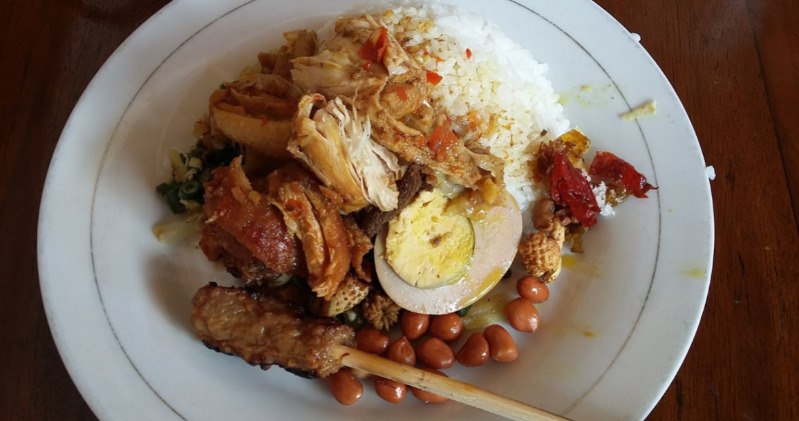 nasi ayam kedewatan bu mangku