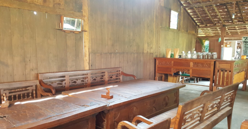 resto kampung jawa