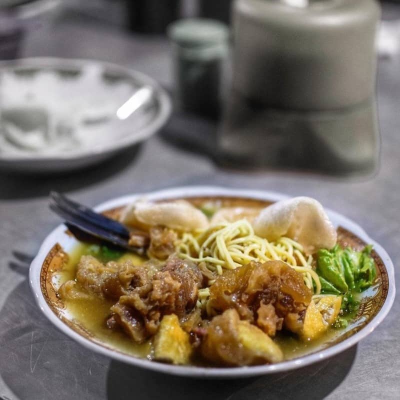 tahu campur pak sadak