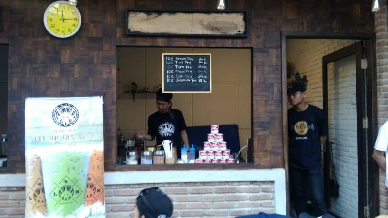 cafe di makassar