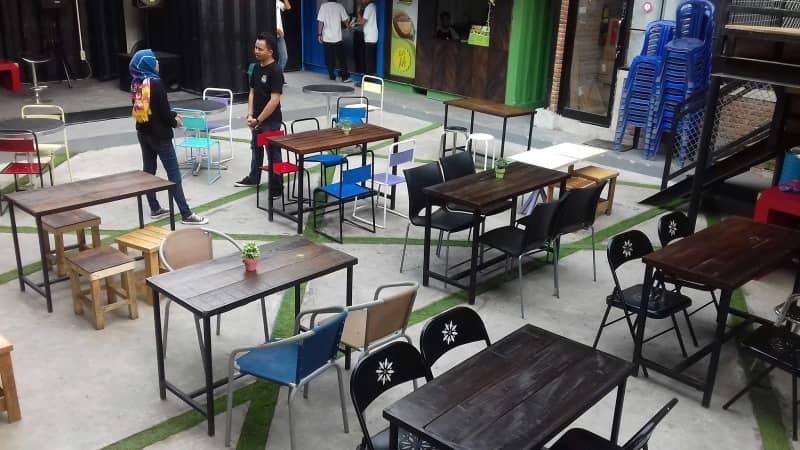 cafe di makassar