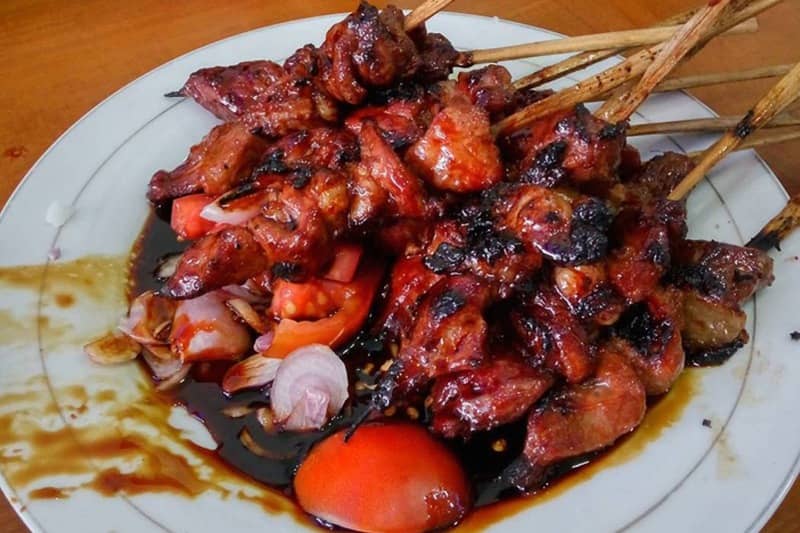 Sate dan tongseng pak budi