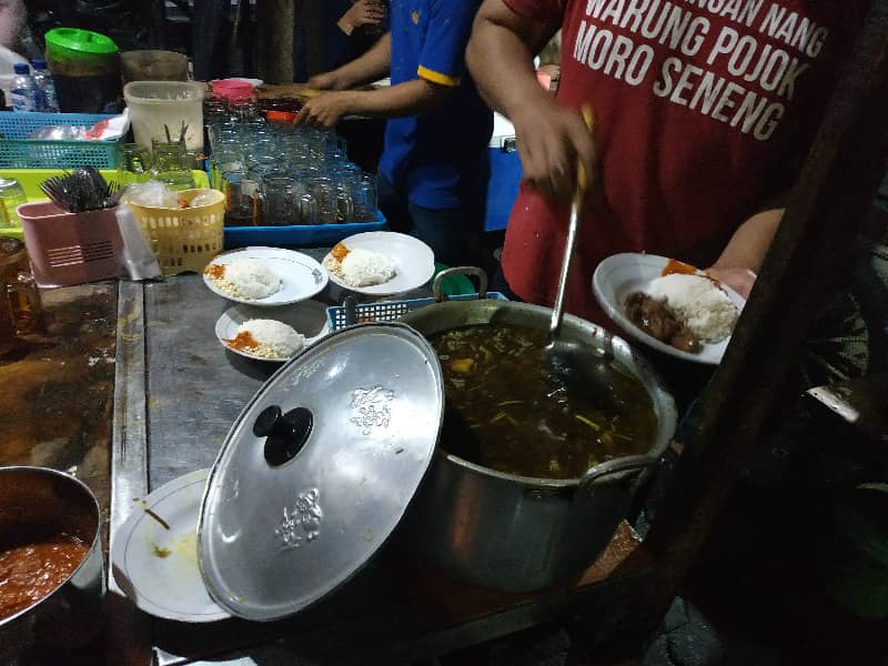 pecel rawon pucang