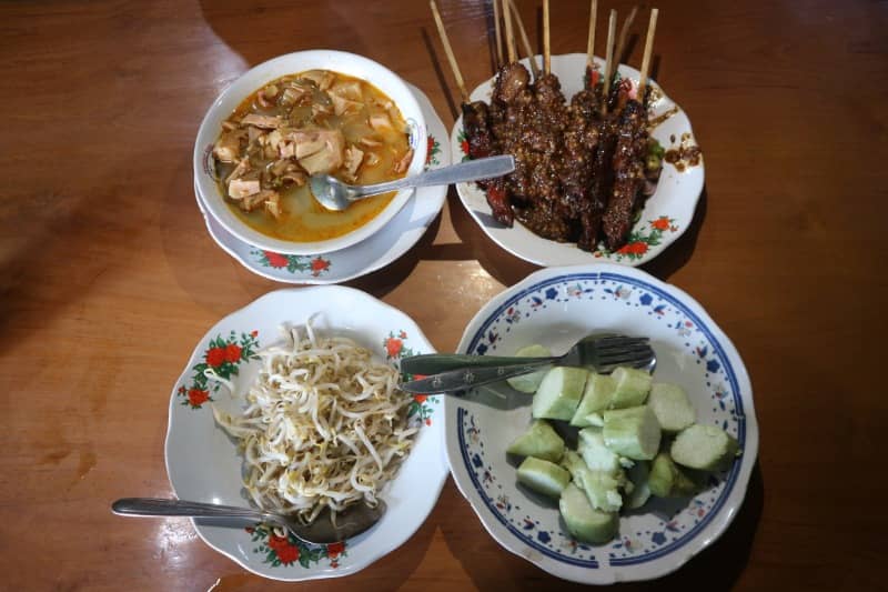 Sate bumbon khas Kendal