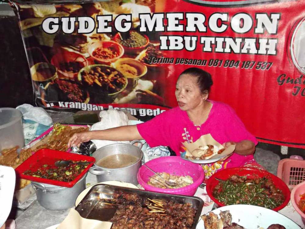 gudeg mercon bu tinah