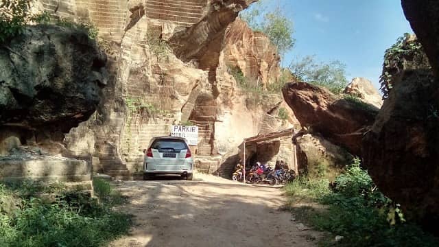 bukit kapur arosbaya