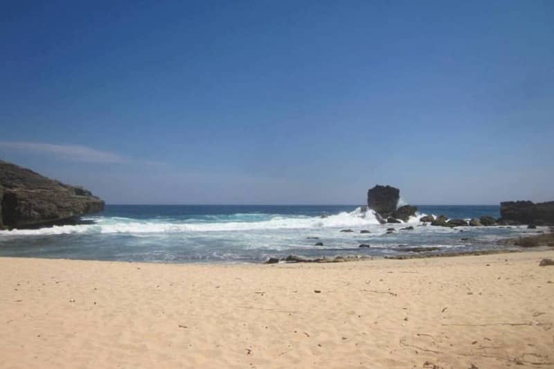 pantai watu lepek