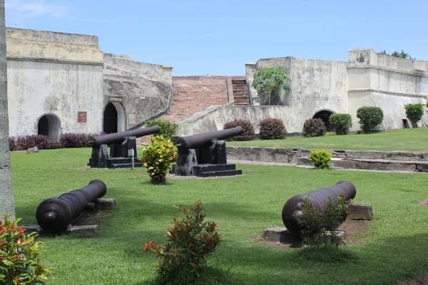 sejarah fort marlborough bengkulu