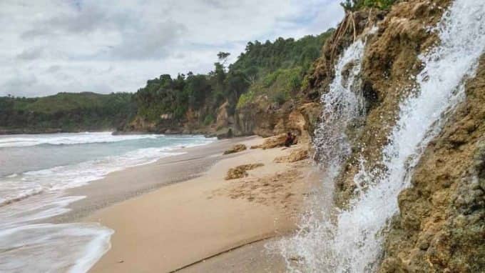 pantai pacar tulungagung
