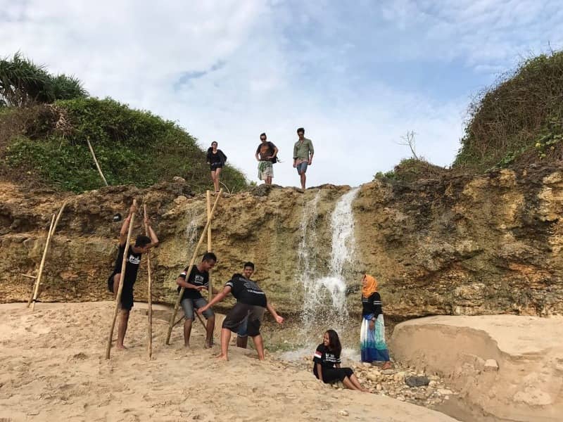 pantai pacar tulungagung