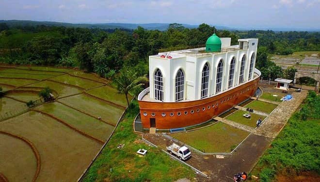 Masjid kapal semarang