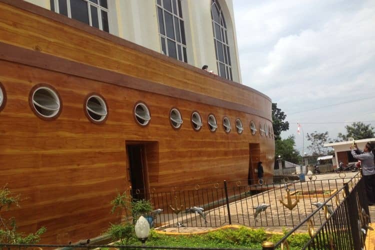 Masjid kapal semarang
