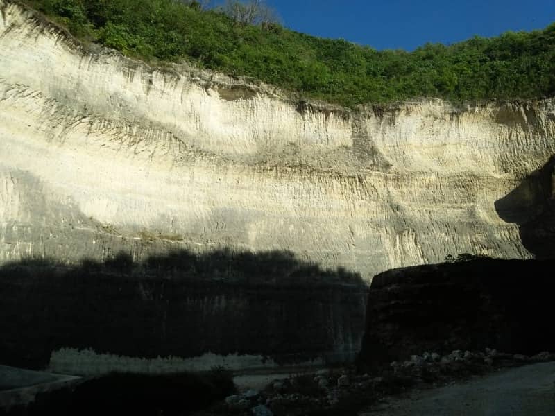 pantai melasti bali