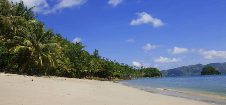 pantai pelang trenggalek