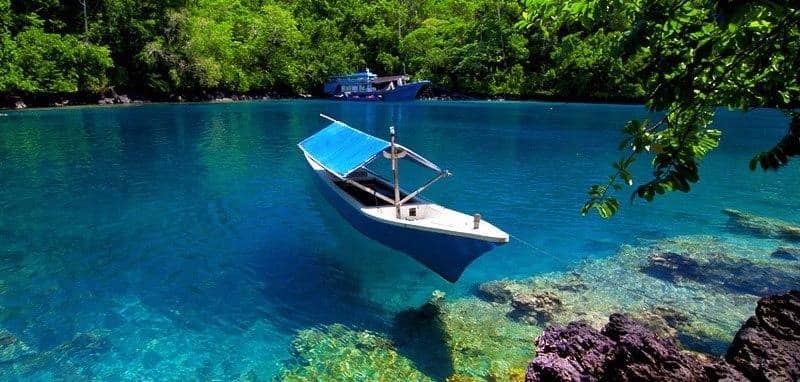 pantai ora maluku