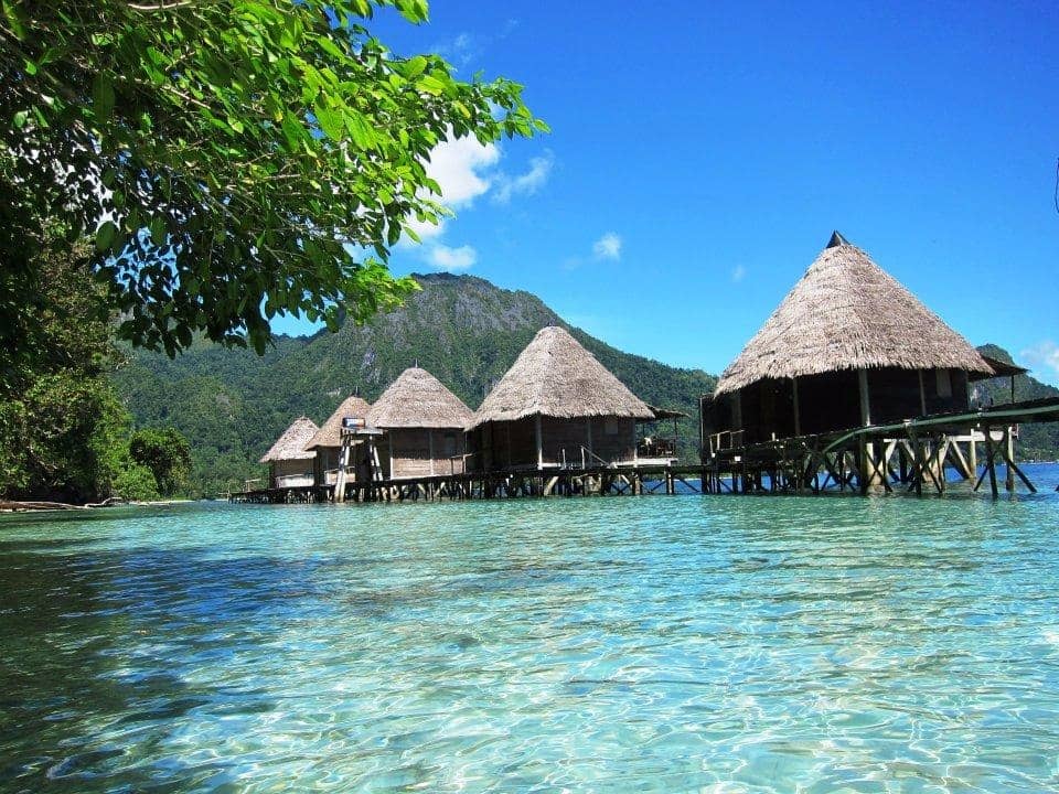 pantai ora maluku