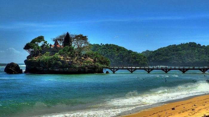 pantai ngliyep
