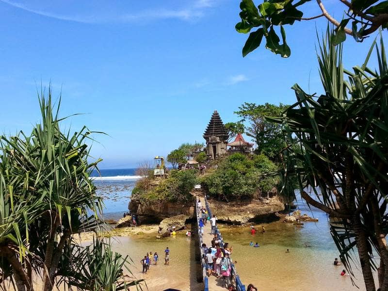 pantai ngliyep