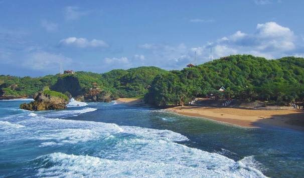 Piknik Asik di Pantai Kukup Gunungkidul