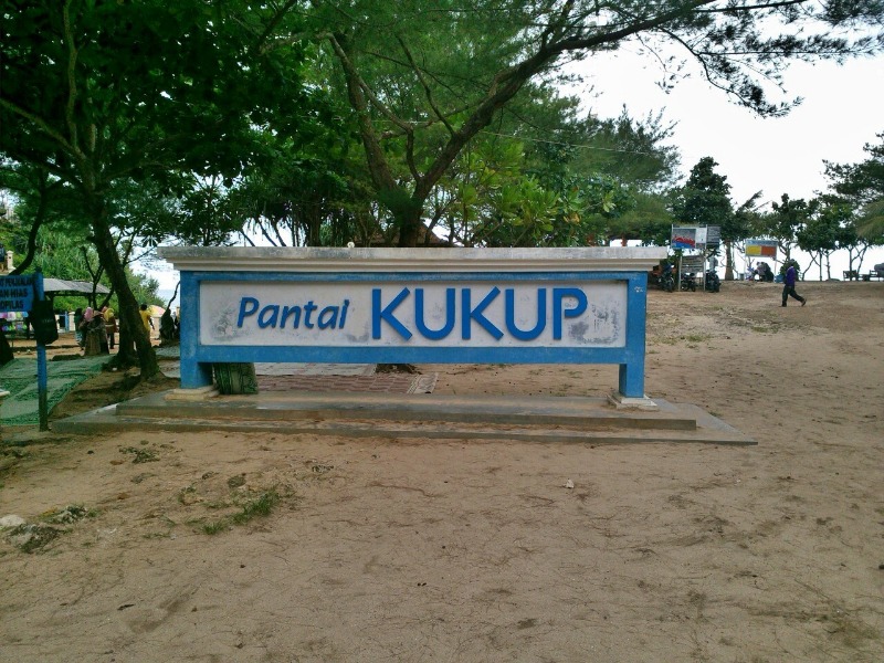 Piknik Asik di Pantai Kukup Gunungkidul