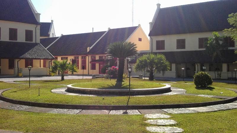 fort rostterdam makassar