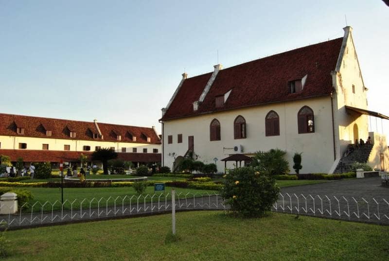 fort rostterdam makassar