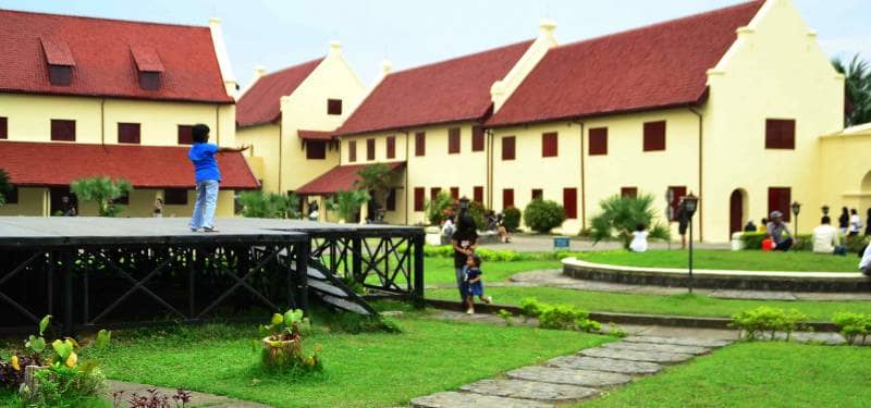 fort rostterdam makassar